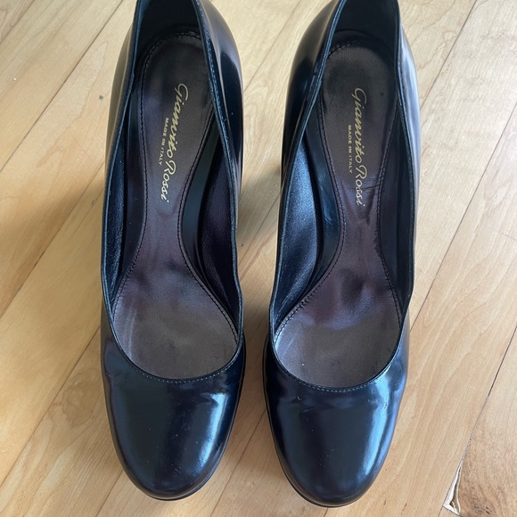 Gianvito Rossi Patent Leather with Wooden Heel Detail - Picture 4 of 4